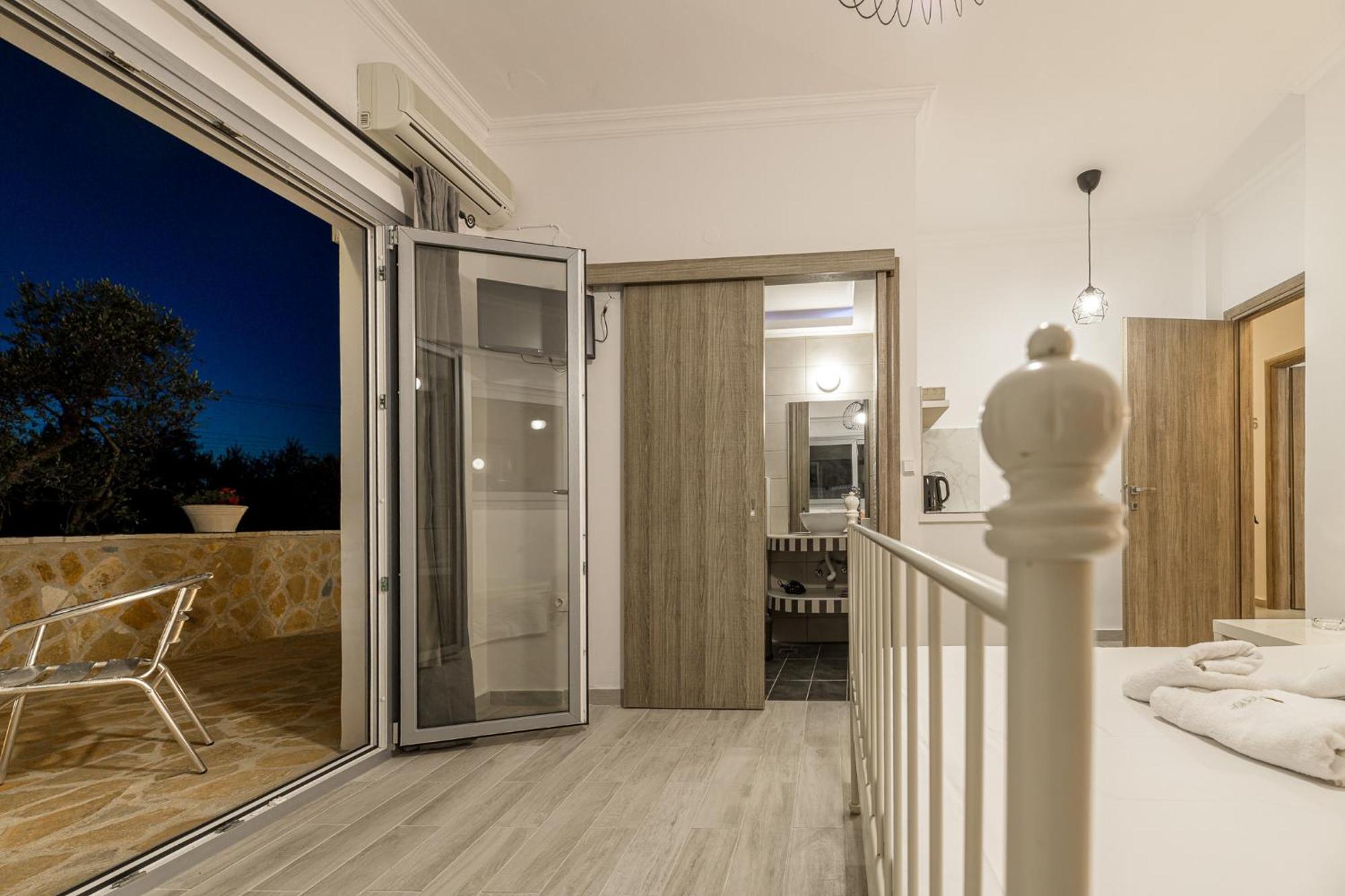 ארגאסי Denise Studios And Apartments מראה חיצוני תמונה